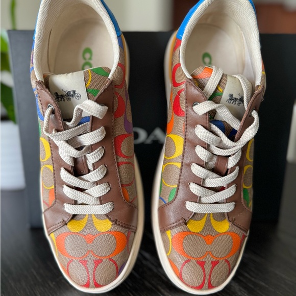 Men’s Coach Sneaker in Rainbow Signature Canvas - Picture 4 of 7